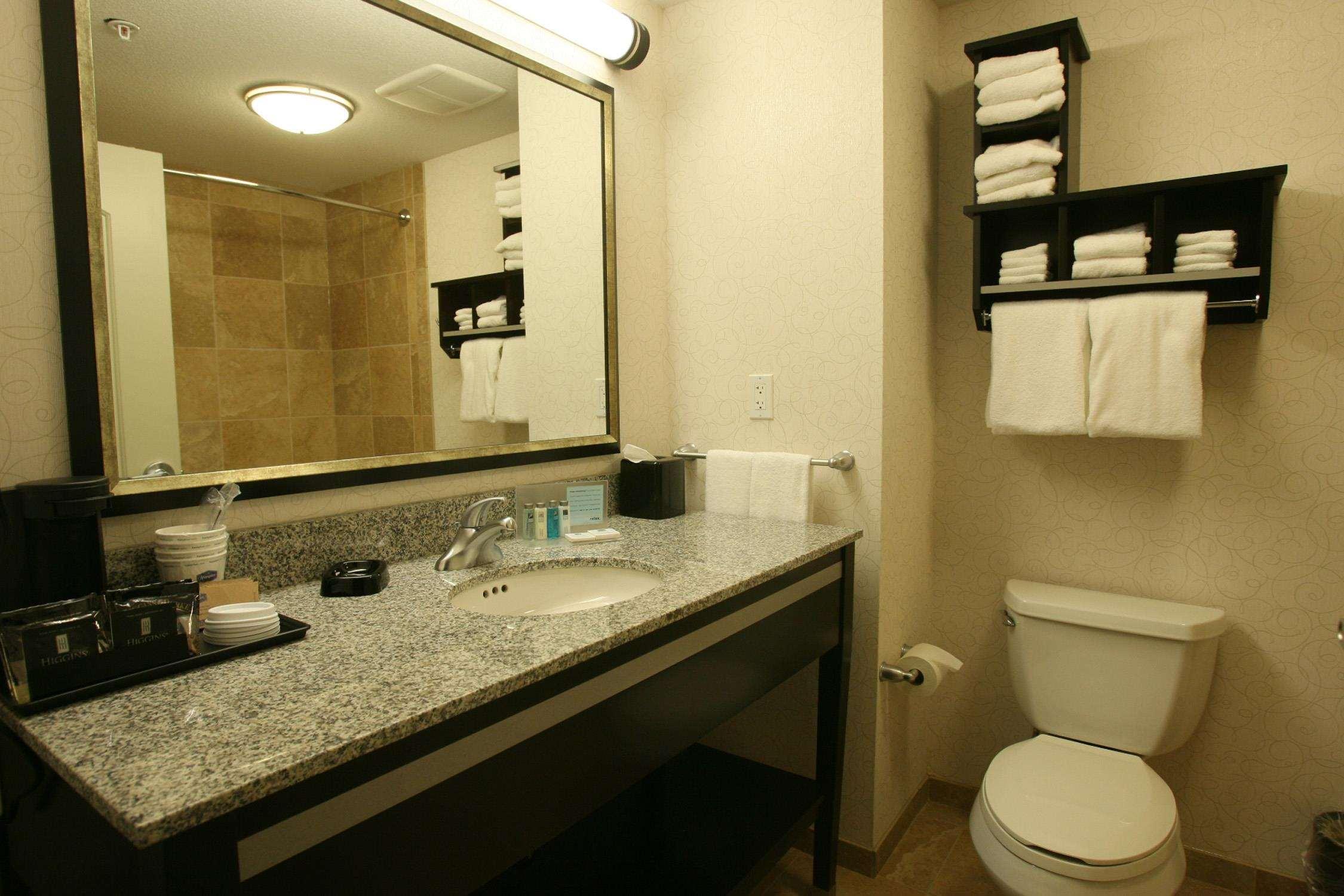 Hampton Inn & Suites Red Deer Penhold Szoba fotó