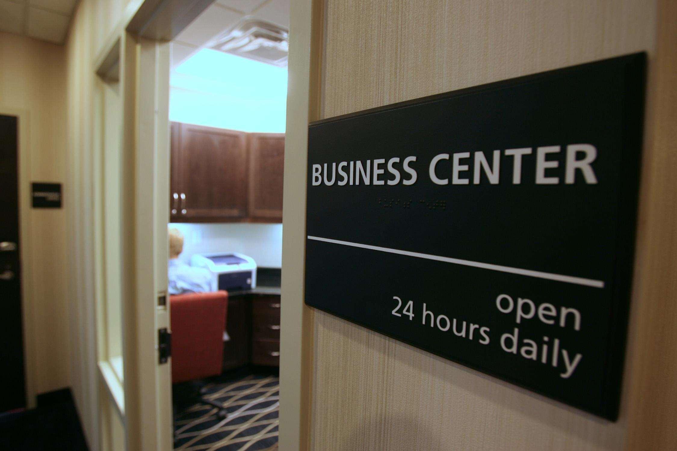 Hampton Inn & Suites Red Deer Penhold Létesítmények fotó