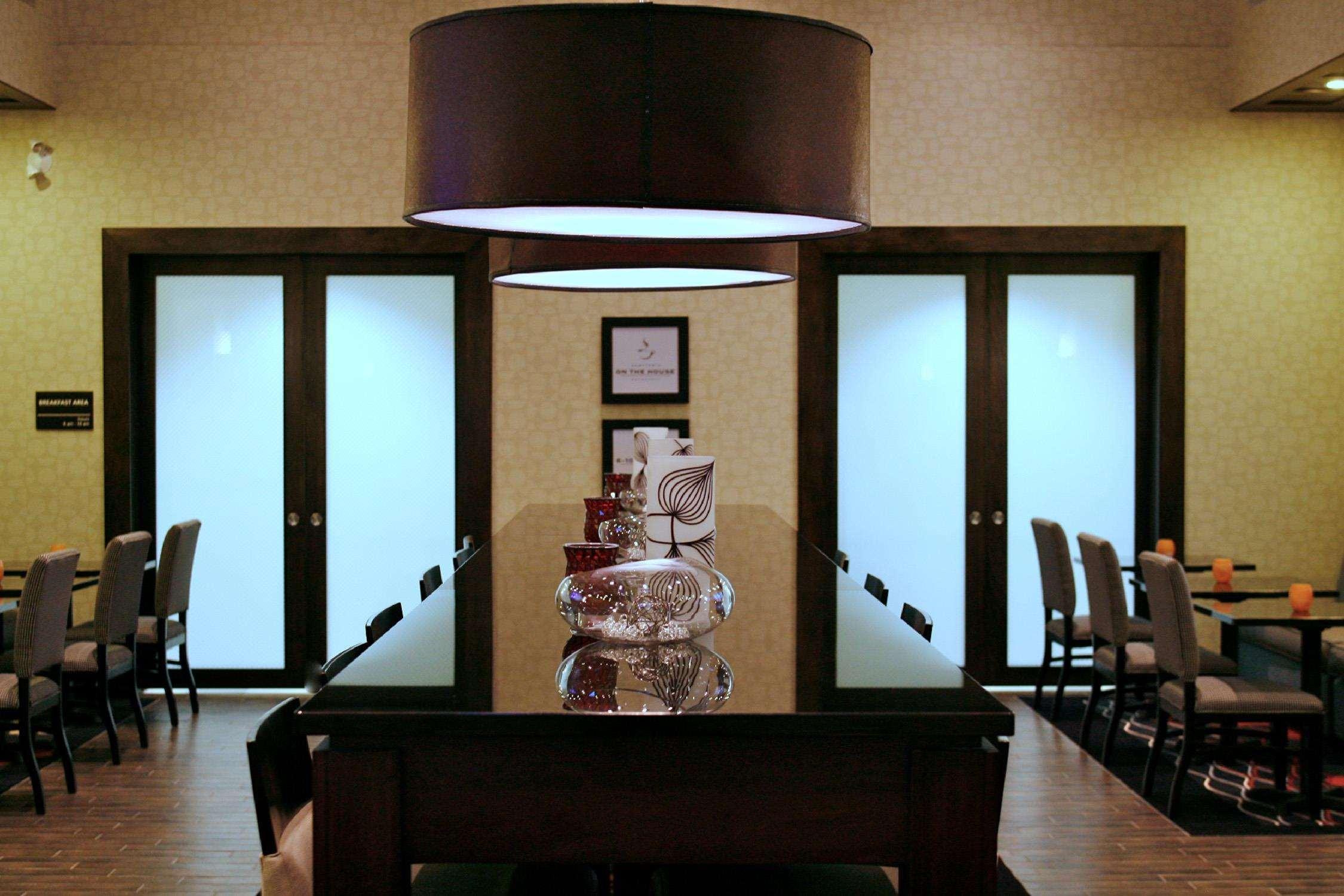 Hampton Inn & Suites Red Deer Penhold Étterem fotó