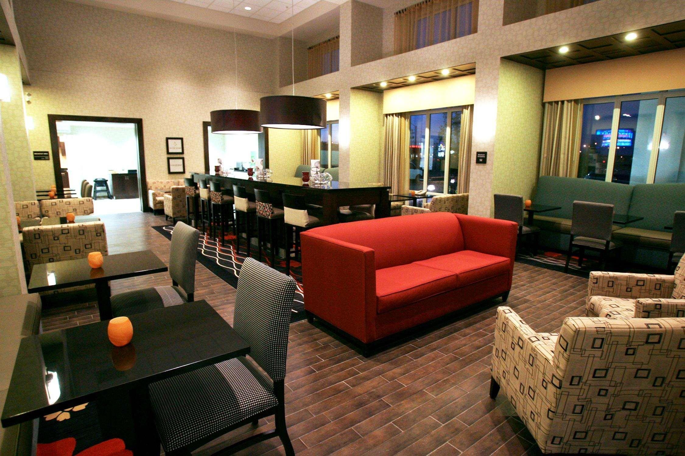 Hampton Inn & Suites Red Deer Penhold Étterem fotó