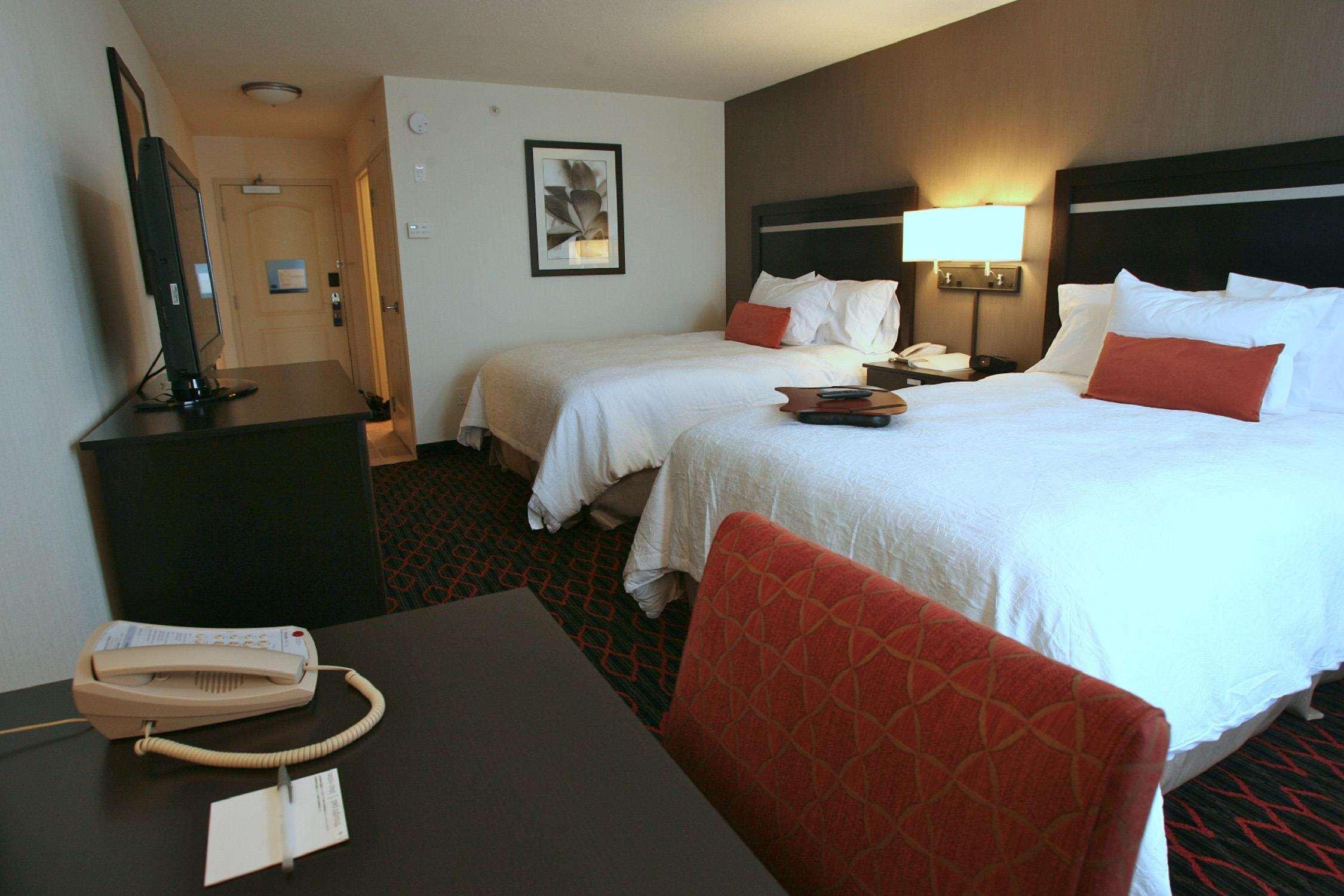 Hampton Inn & Suites Red Deer Penhold Szoba fotó