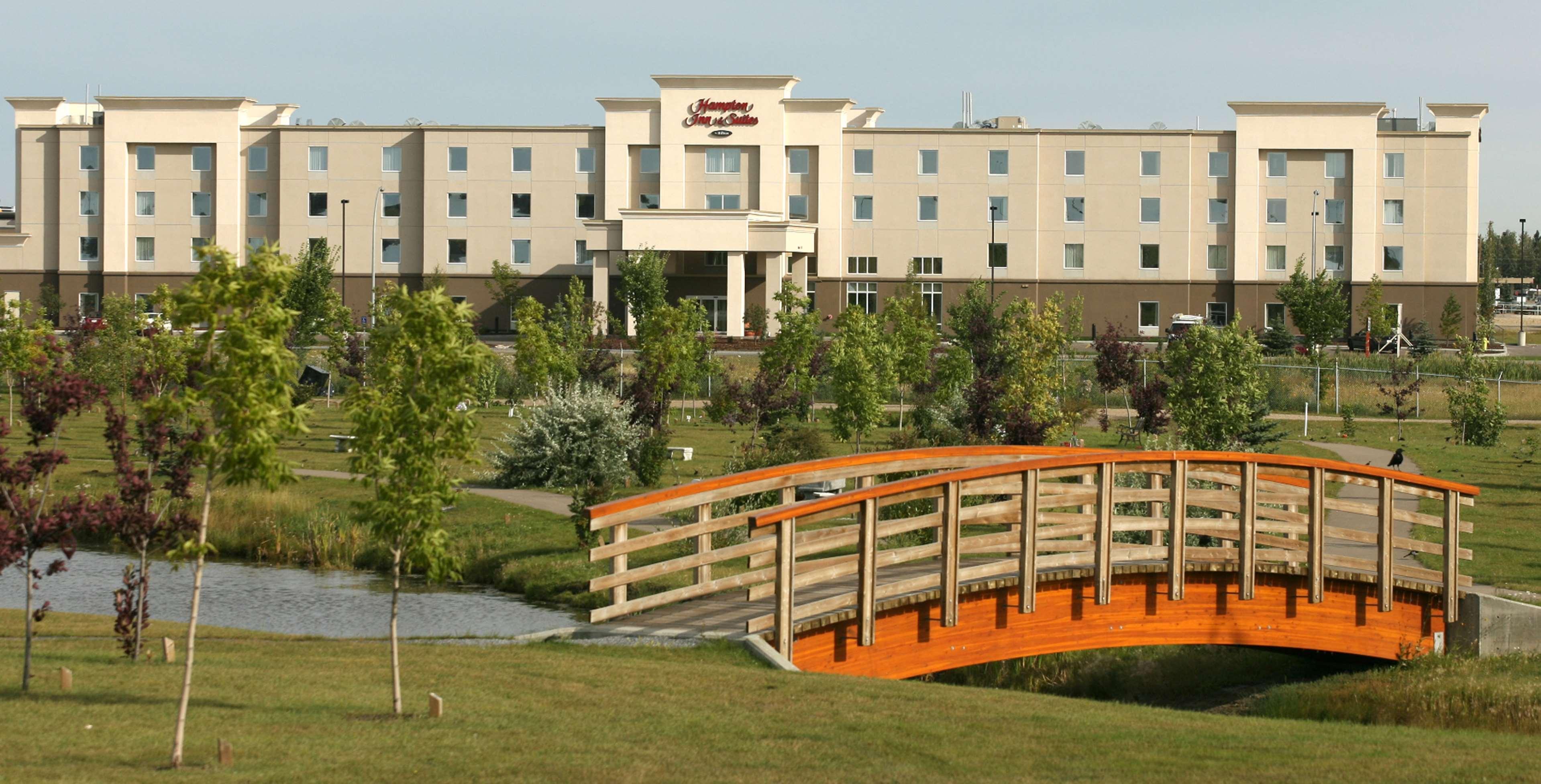 Hampton Inn & Suites Red Deer Penhold Kültér fotó