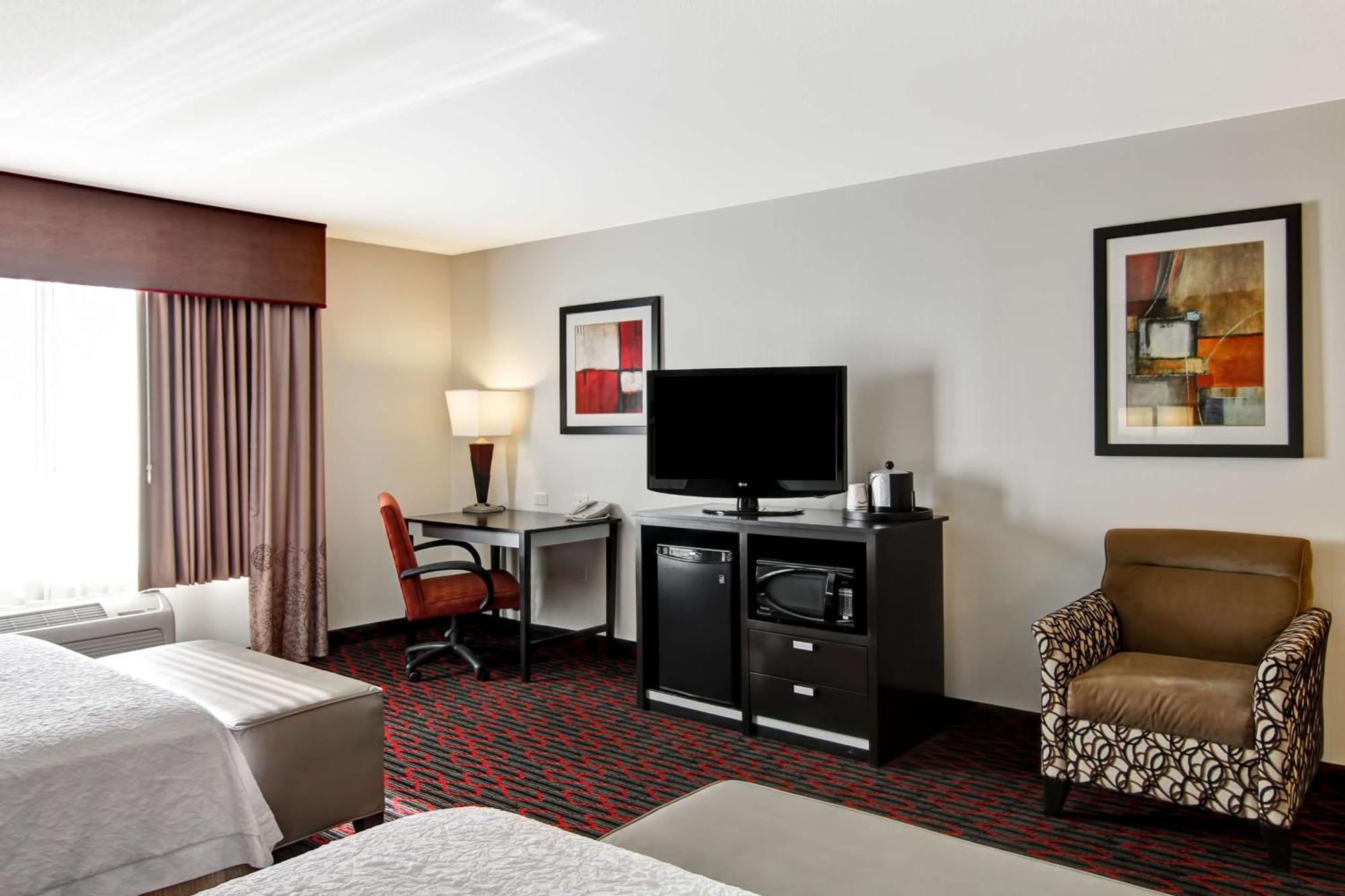 Hampton Inn & Suites Red Deer Penhold Kültér fotó
