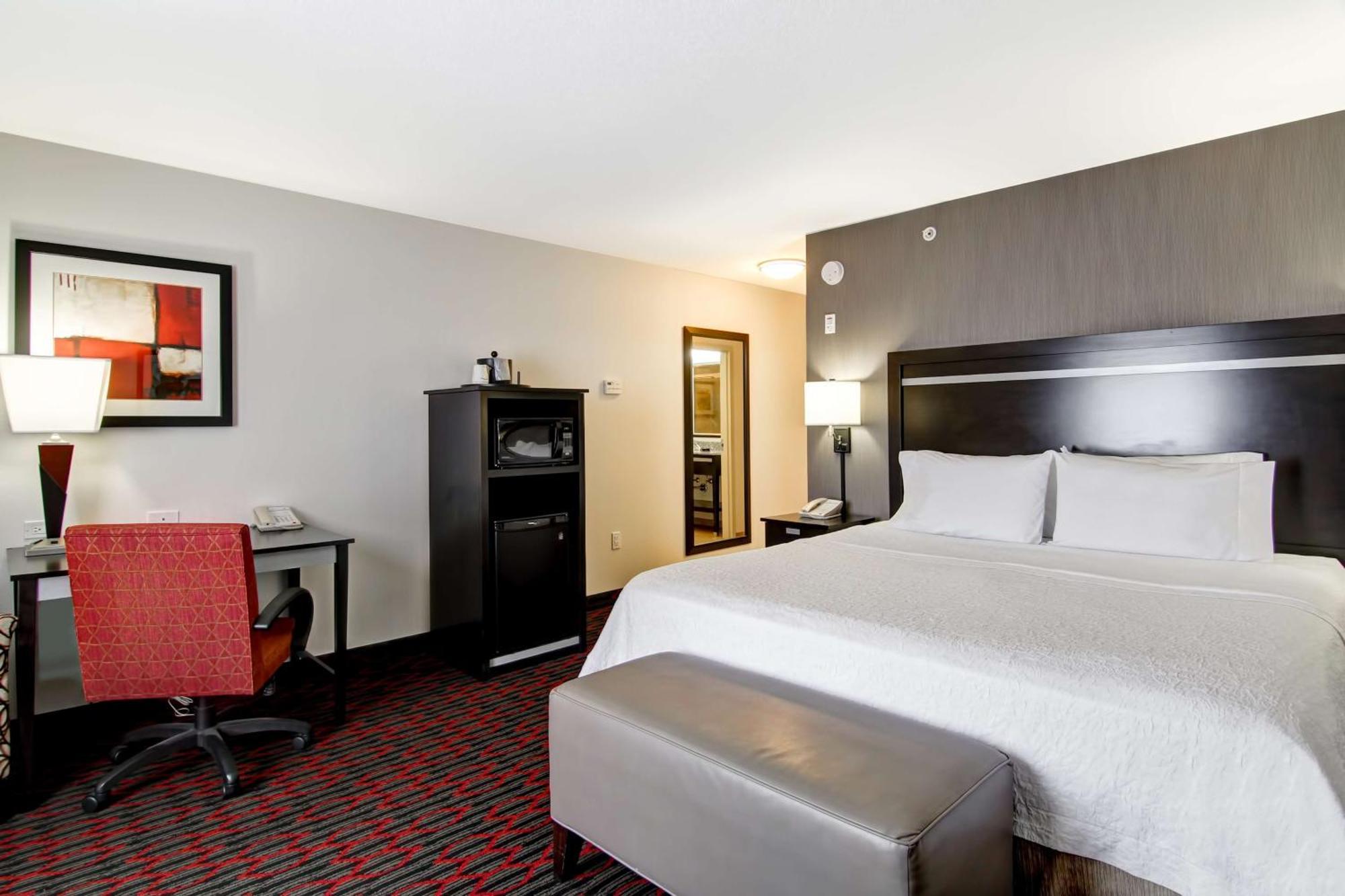 Hampton Inn & Suites Red Deer Penhold Kültér fotó