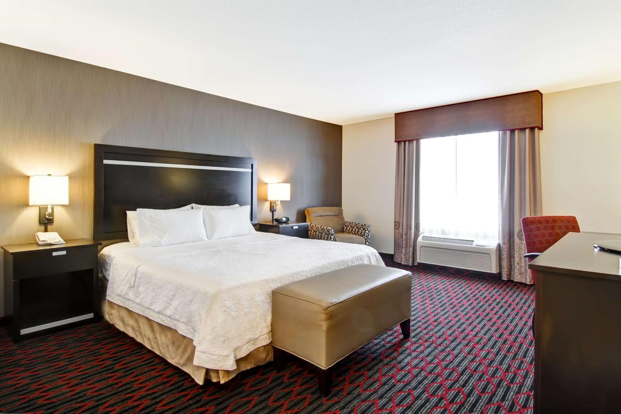 Hampton Inn & Suites Red Deer Penhold Kültér fotó
