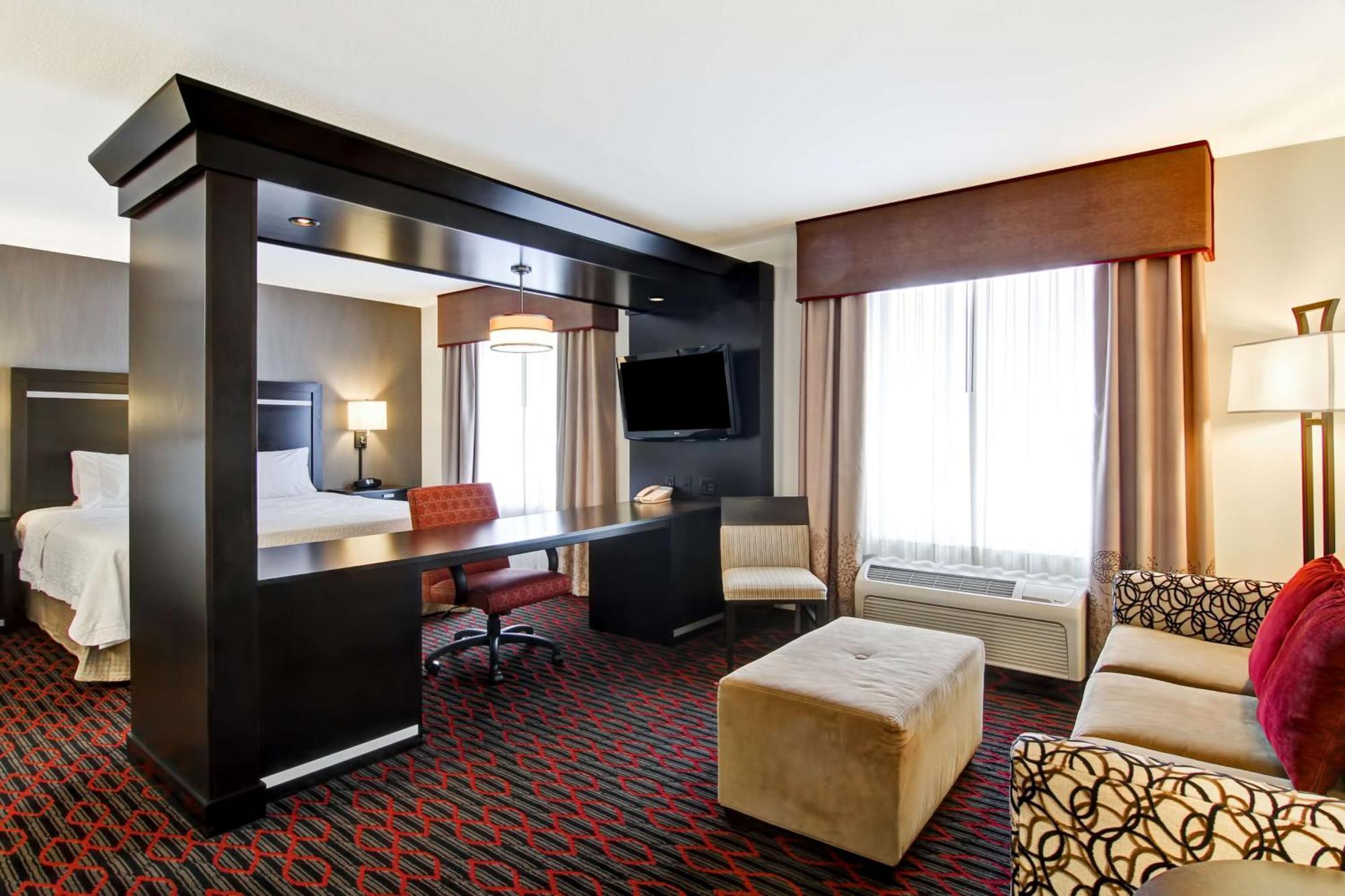 Hampton Inn & Suites Red Deer Penhold Kültér fotó