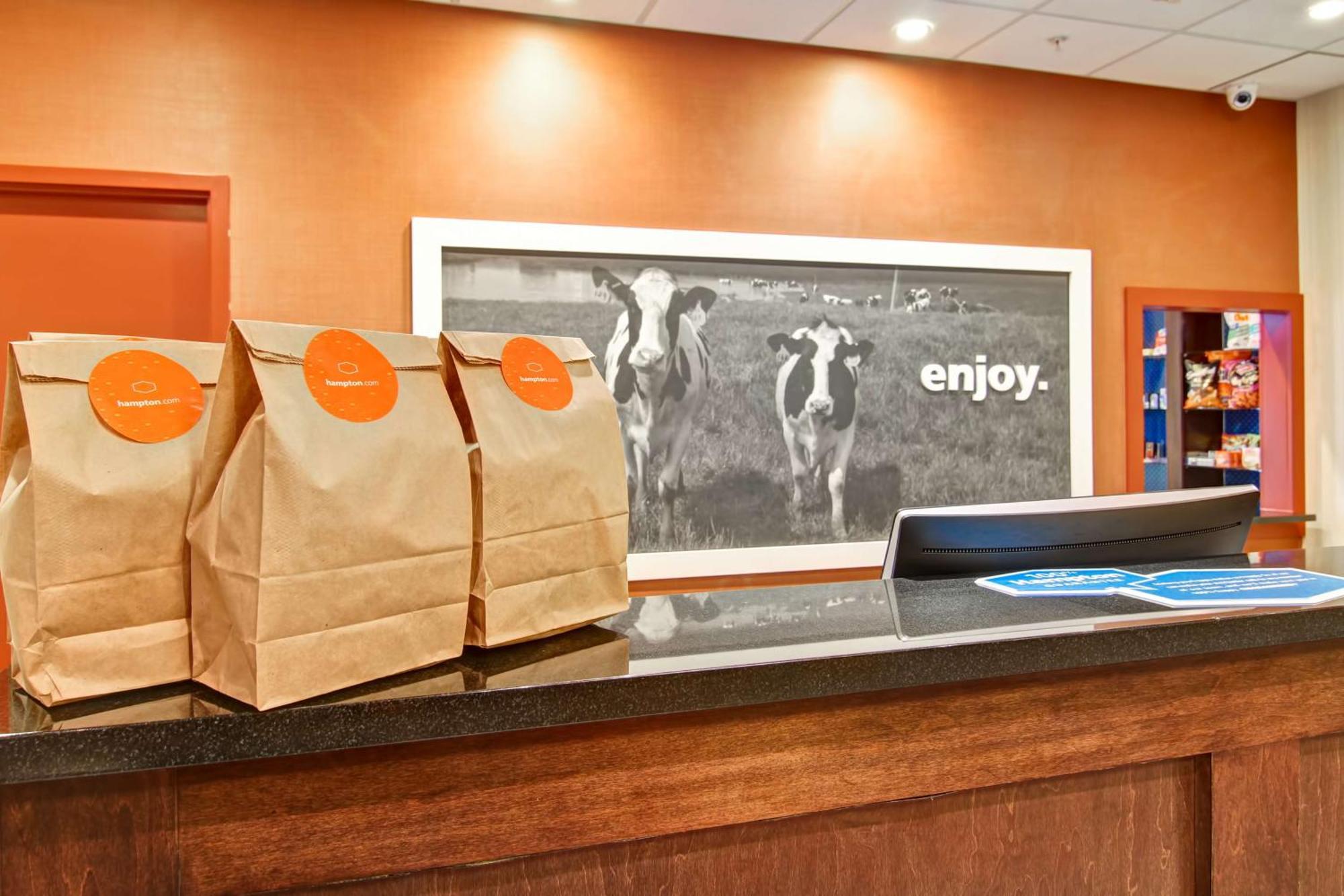 Hampton Inn & Suites Red Deer Penhold Kültér fotó