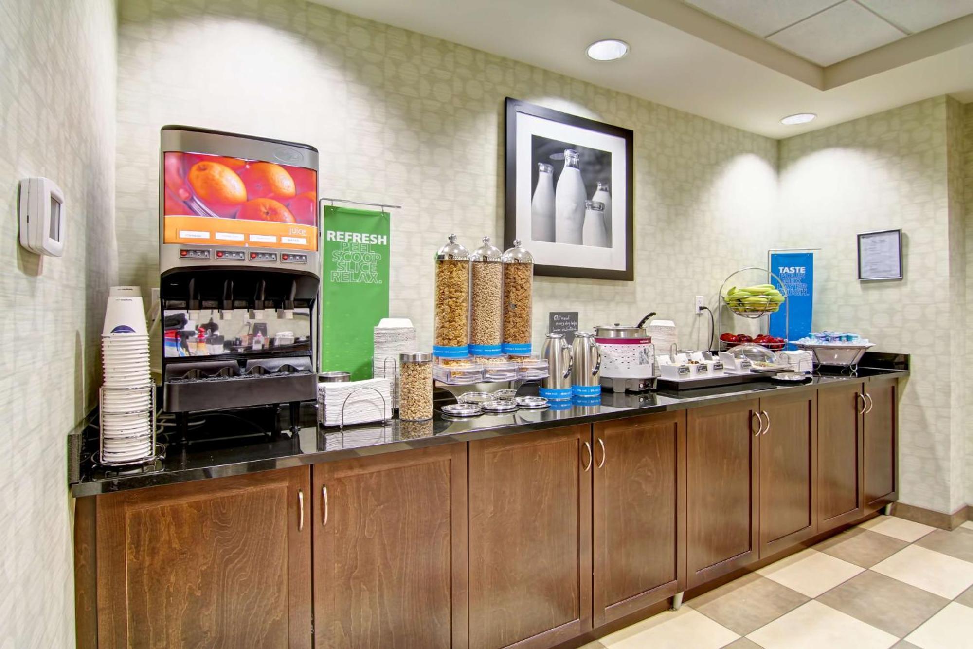 Hampton Inn & Suites Red Deer Penhold Kültér fotó