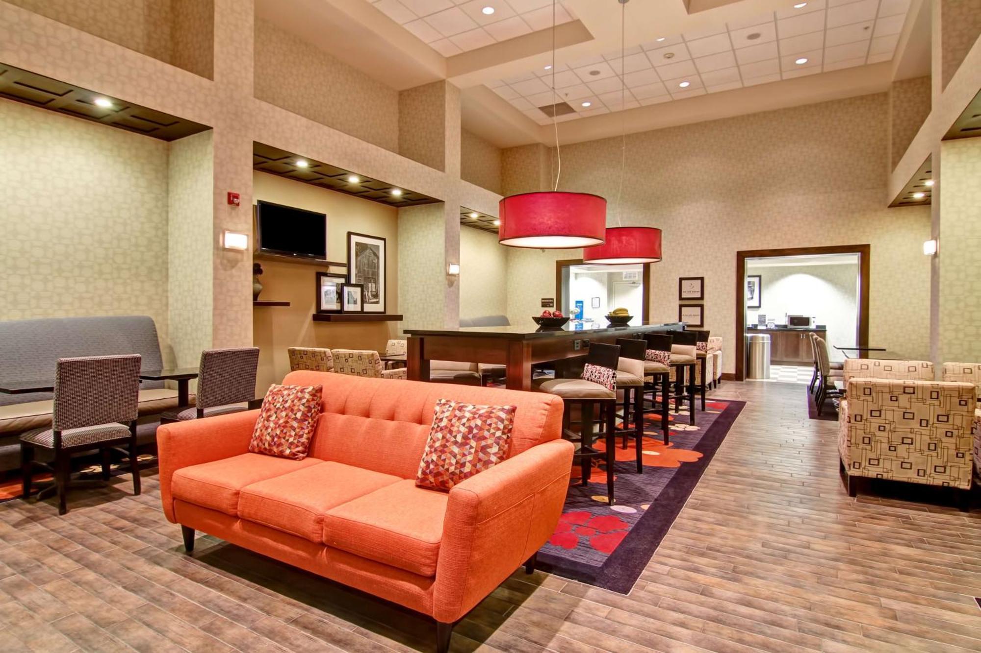 Hampton Inn & Suites Red Deer Penhold Kültér fotó